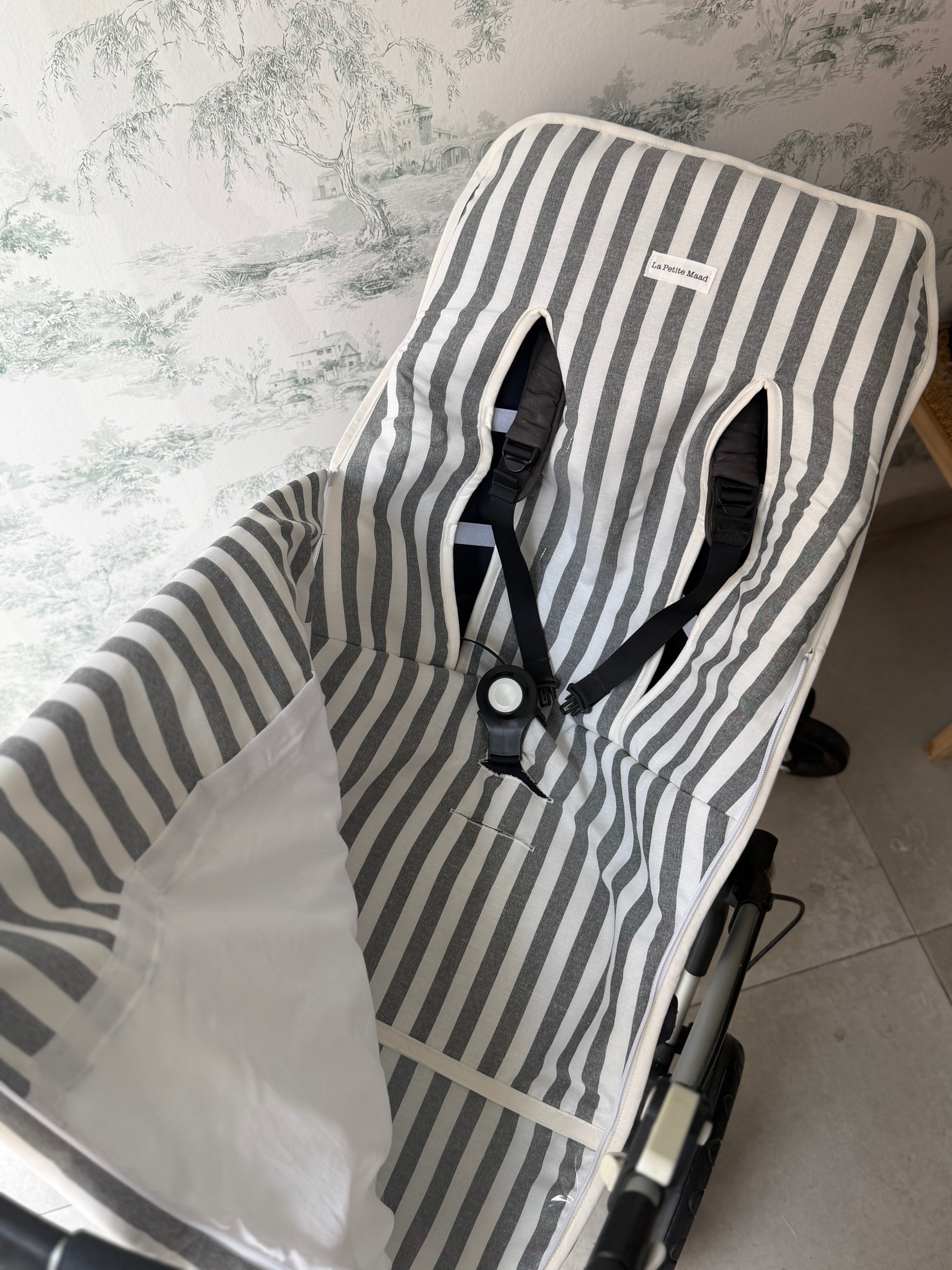 Saco universal para silla en rayas grises