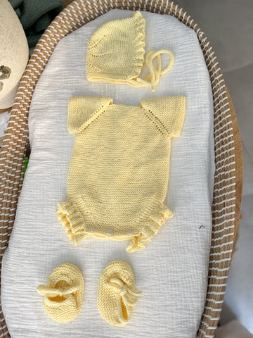 Conjunto Victoria amarillo pastel algodon