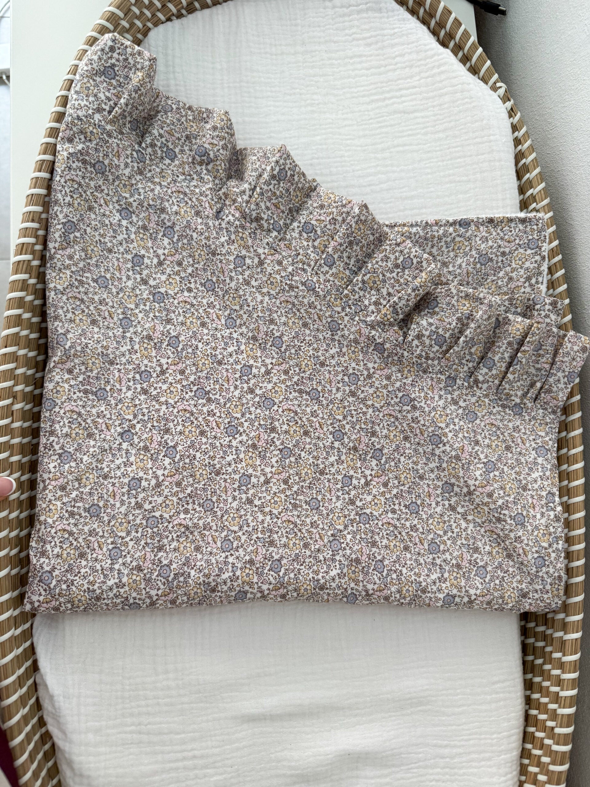 Arrullo coralina invierno flor gris nude