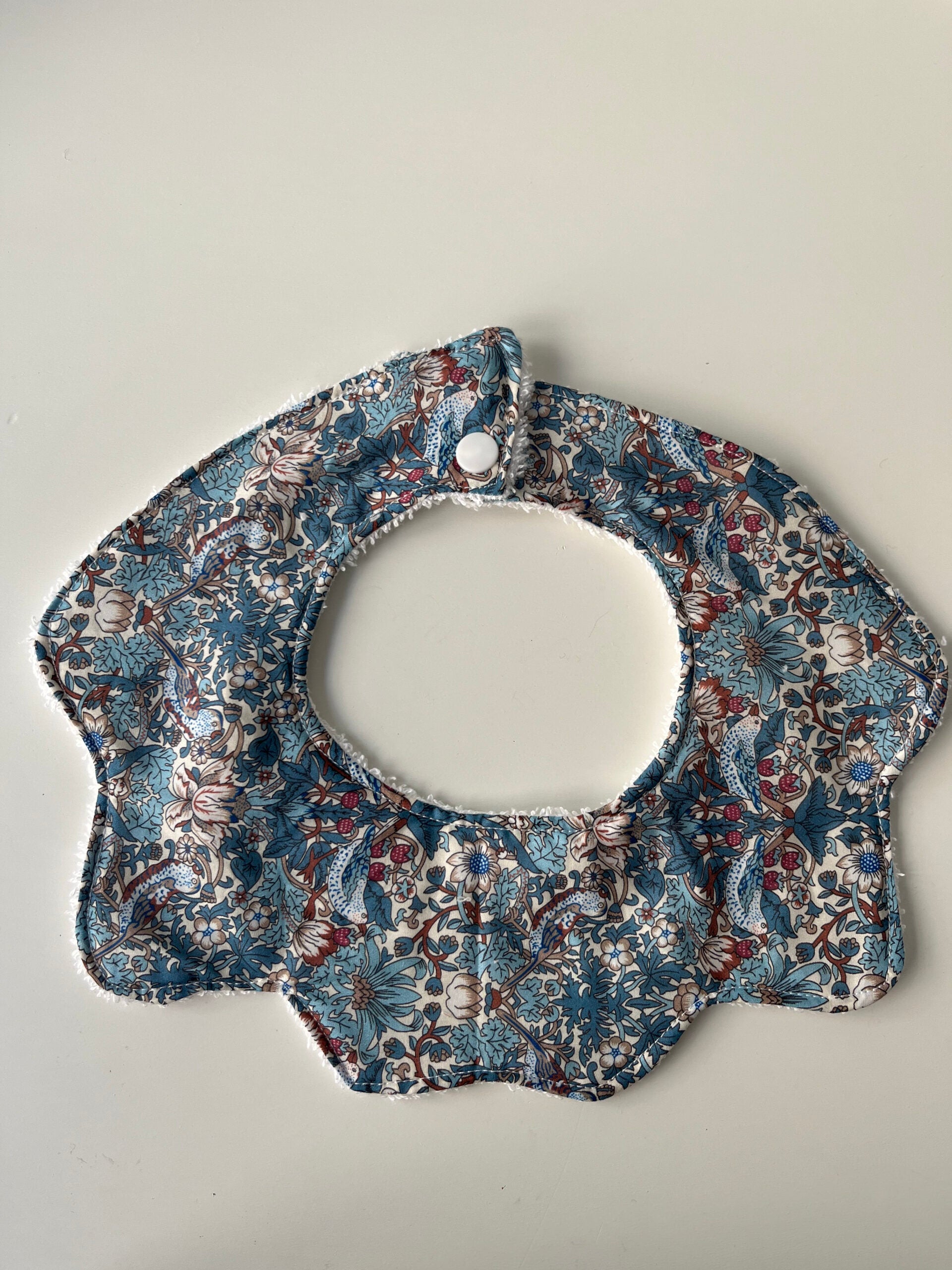Cuello salvababas ondas liberty azul