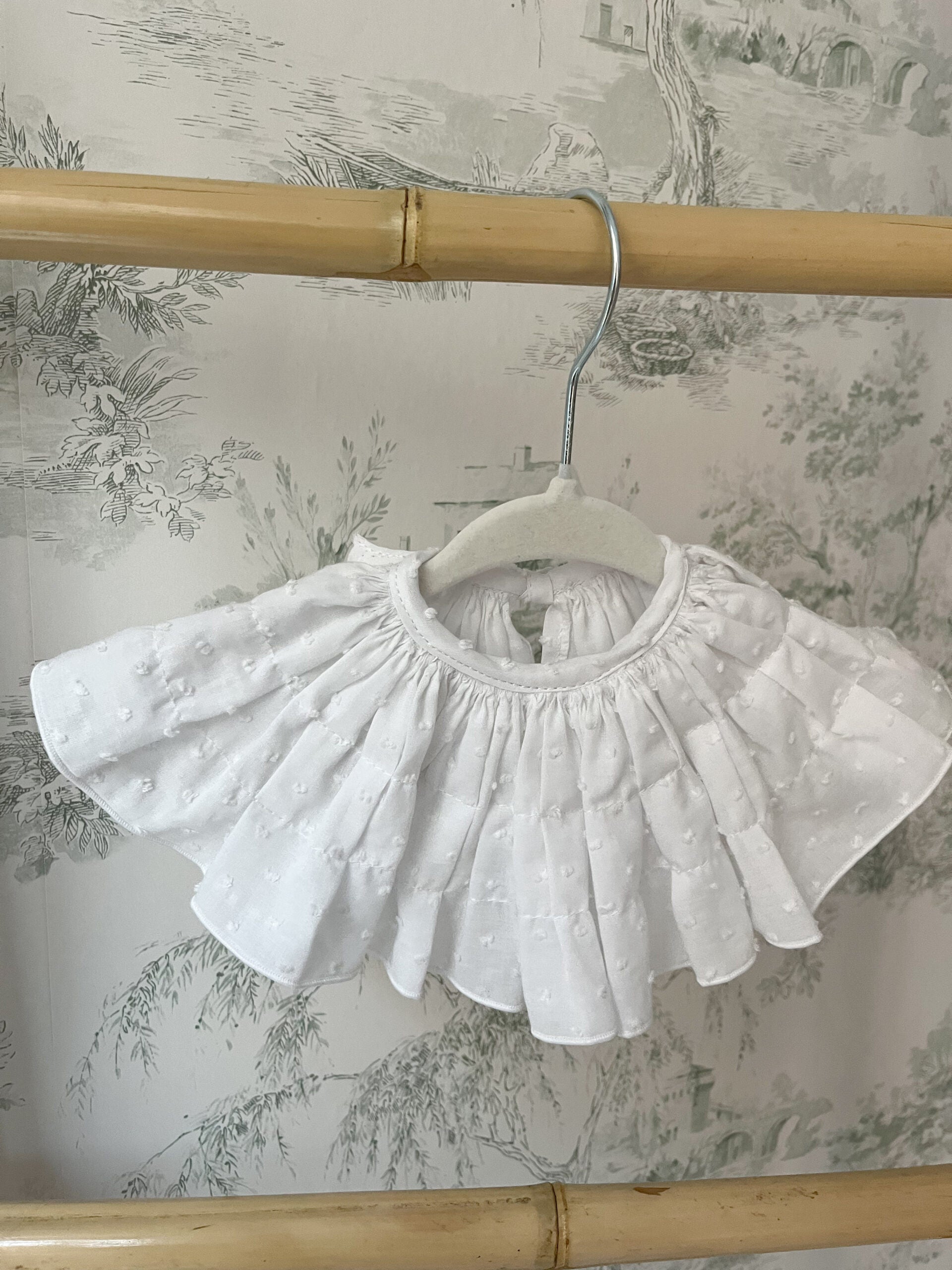 Cuello Lola  plumeti blanco