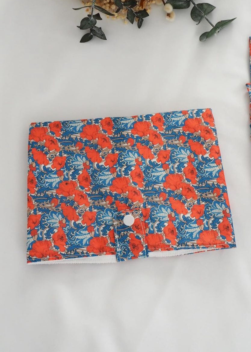 Cambiador impermeable liberty rojo y azul