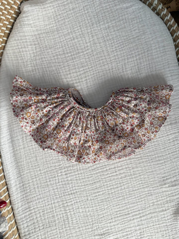 Cuello Lola flor roja pastel