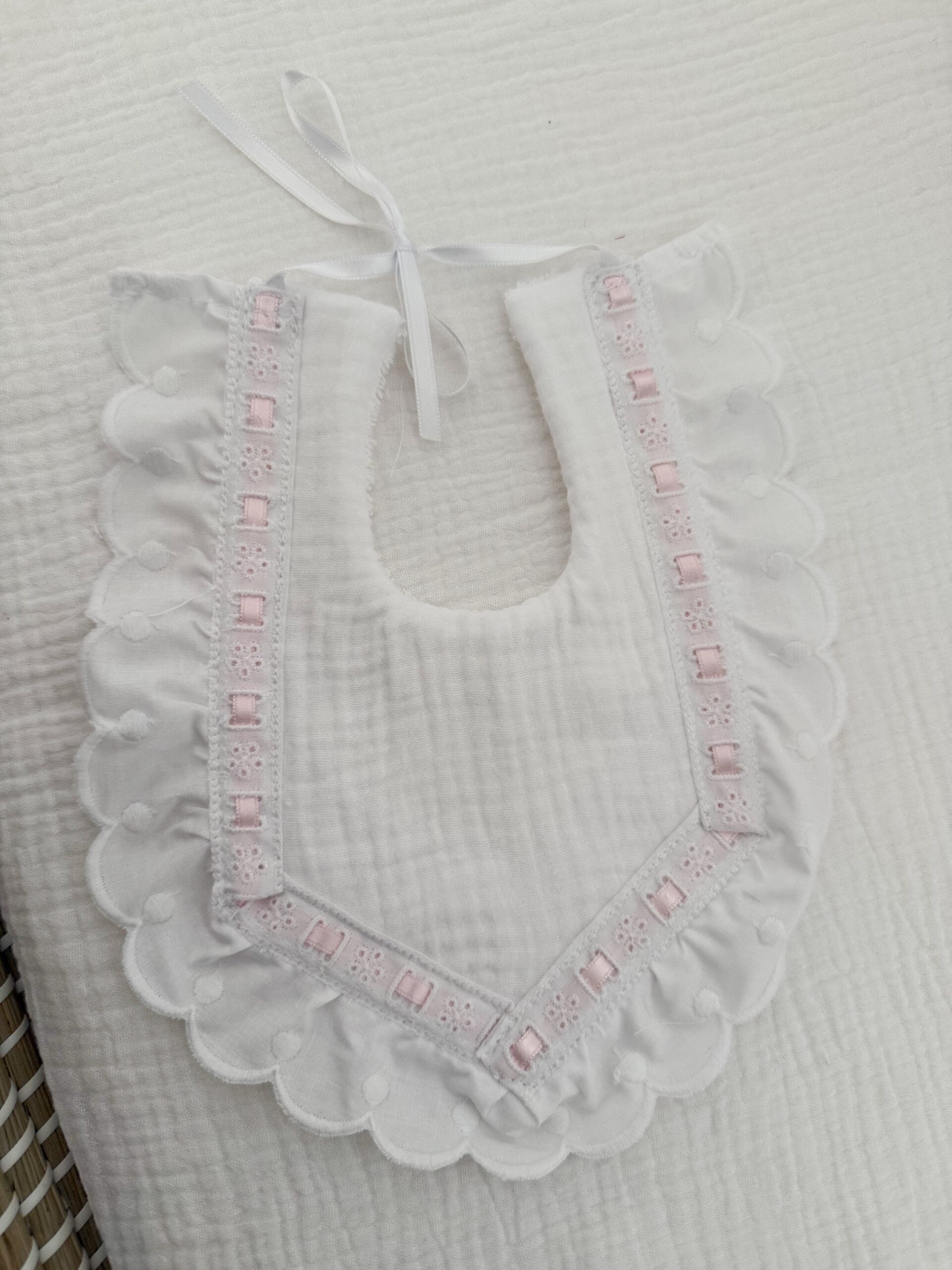 Babero pipo lazo de raso rosa bebé