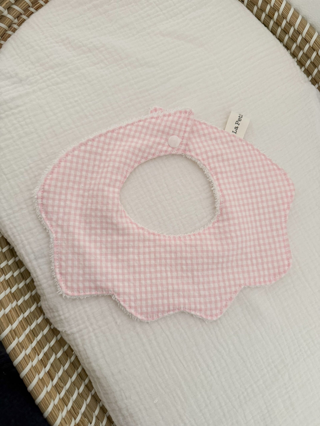 Cuello ondas vichy rosa