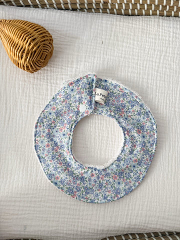 Cuello flor celeste