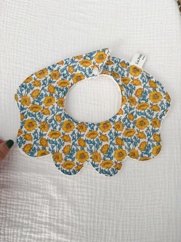 Cuello ondas Liberty flor azul y mostaza