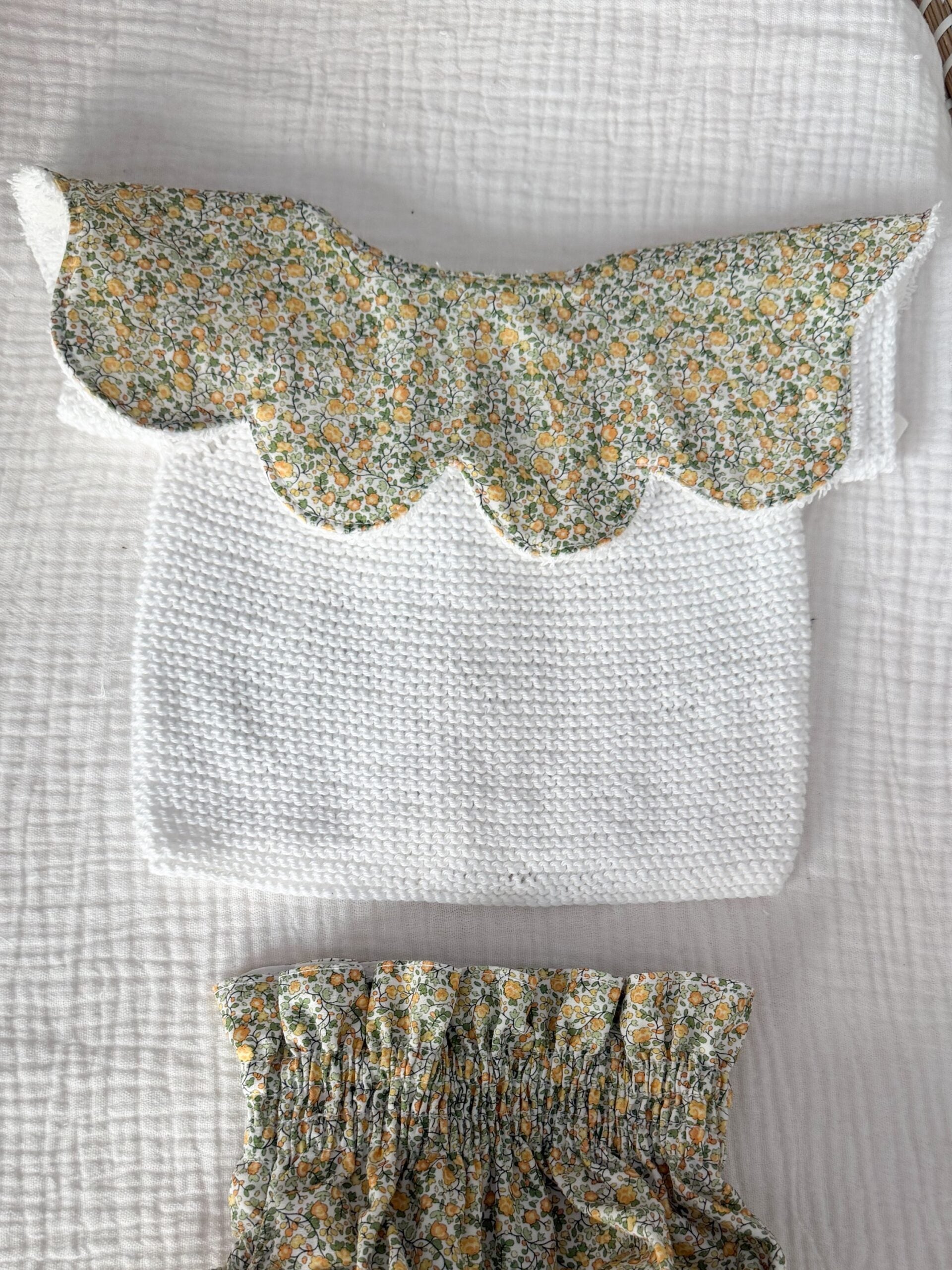 Cuello ondas  flor amalfi